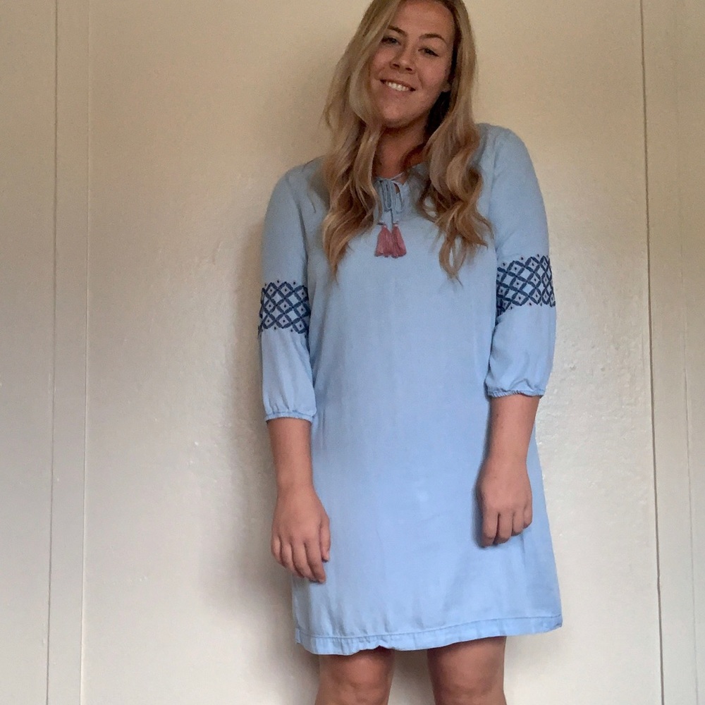 Light blue quarter sleeve dress